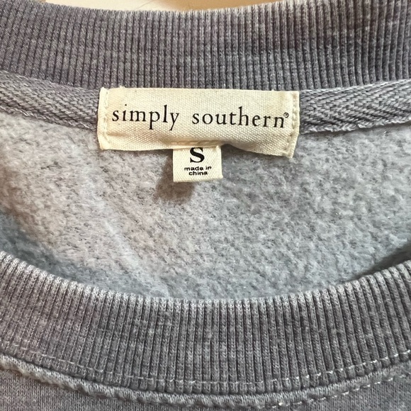 SIMPLY SOUTHERN SANTA HOLIDAY LONG SLEEVE CREW SWEATSHIRT Size Small - Picture 2 of 4